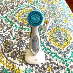 NUSKIN LumiSpa Facial cleansing device